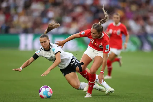 Klara Buhl of Germany is challenged by Julia Hickelsberger-Fuller