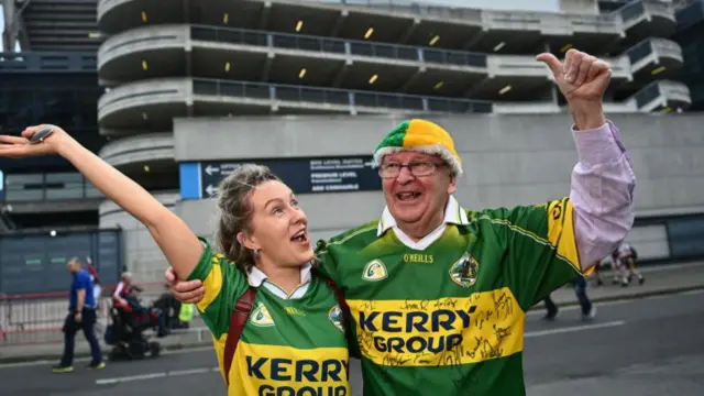 Kerry fans