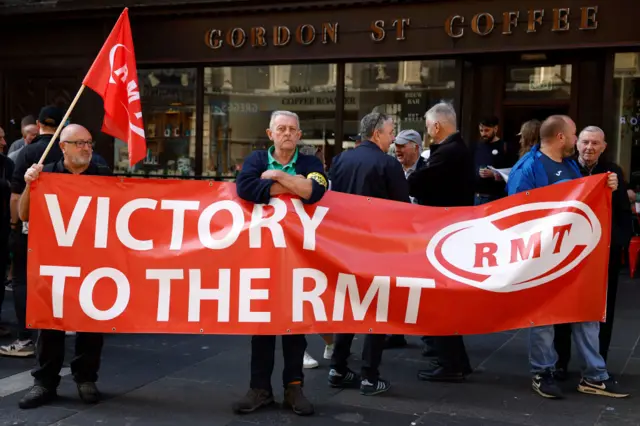 striking workers at Glasgow Central