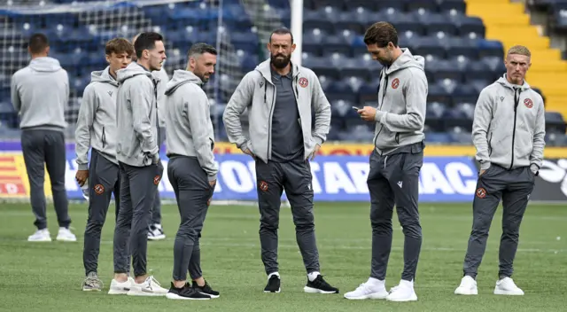 United players take in their surroundings