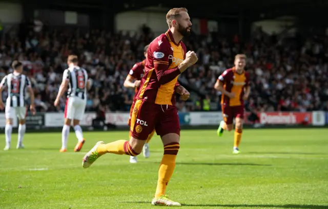 Motherwell's Kevin van Veen celebrates