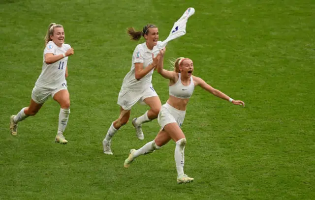 Chloe Kelly celebrates