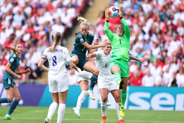 Mary Earps catches a cross