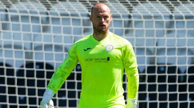 Can St Mirren keeper Trevor Carson shut out his former side this afternoon?