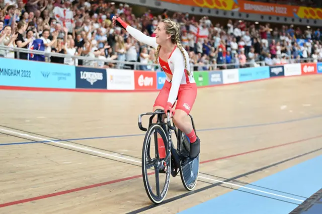 Laura Kenny wins gold Commonwealth games