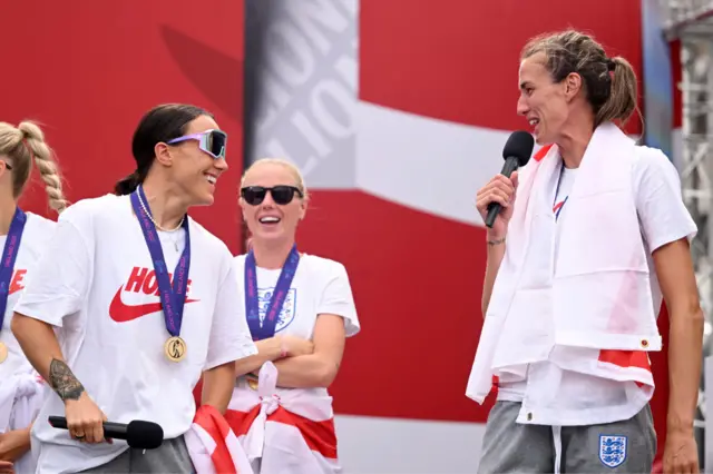 Jill Scott and Lucy Bronze