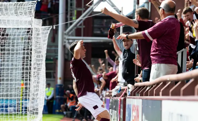 Lawrence Shankland celebrates