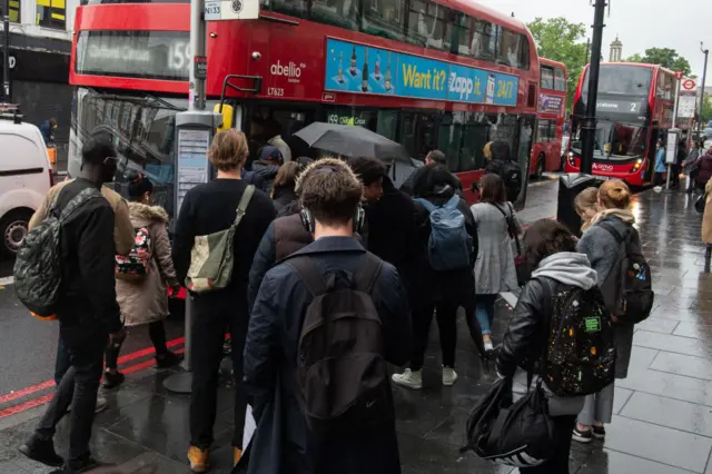 Bus queues