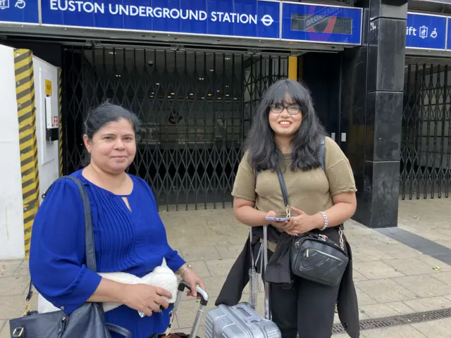 Salani Bandaranayake (right) with her mum