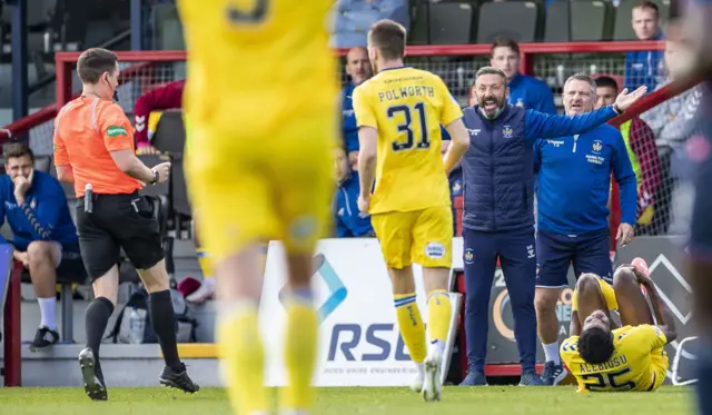 Derek McInnes rages at Ross Callachan's challenge on Ryan Alebiosu