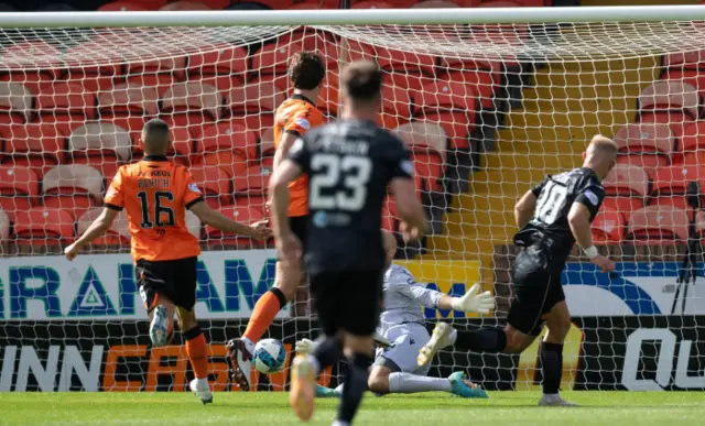 Curtis Main slots St Mirren in front at Tannadice