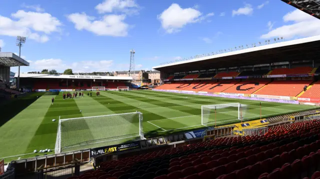 A sun-drenched Tannadice awaits