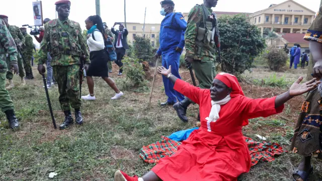 Raila Odinga supporters outside Milimani court