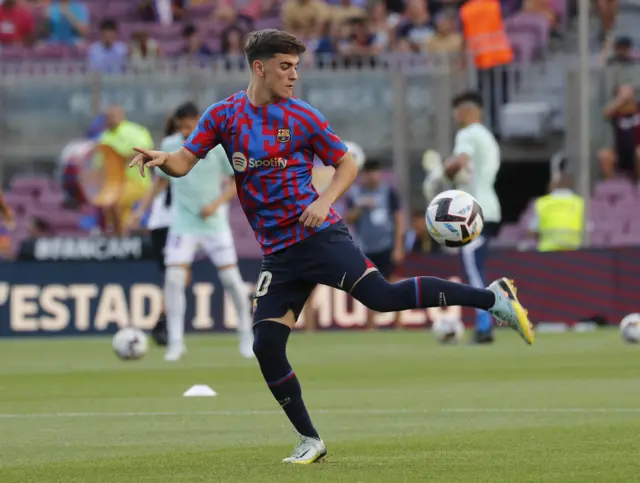 Gavi warms up for Barcelona