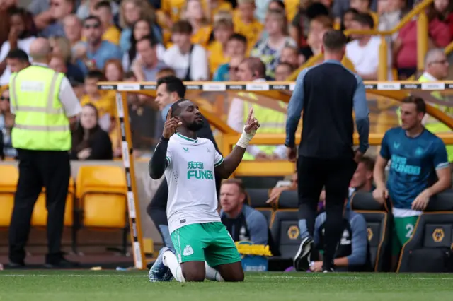 Allan Saint-Maximin scores