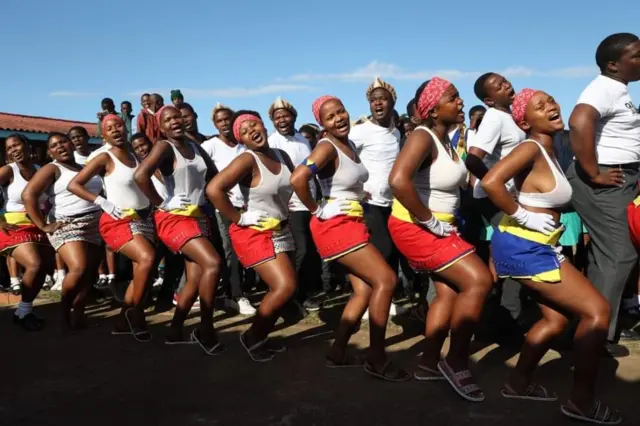 Pupils dancing