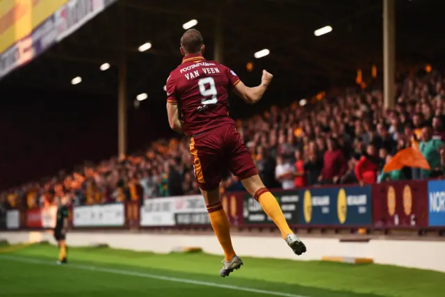 Kevin van Veen celebrates