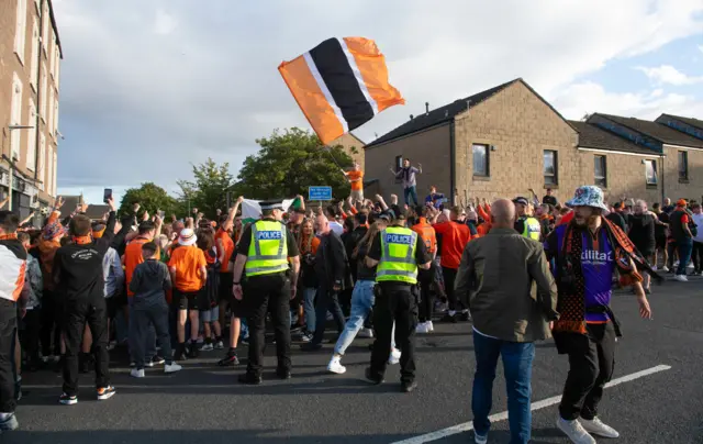 United fans stream towards Tannadice