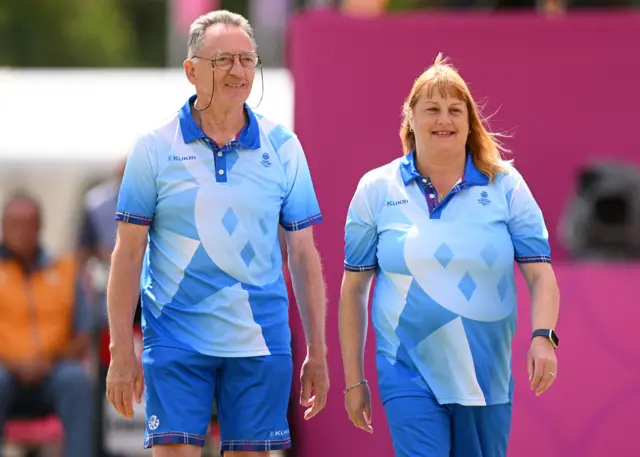 Scotland lawn bowler Melanie Inness with her director George Miller during the mixed pairs B2/B3 gold-medal final against Wales