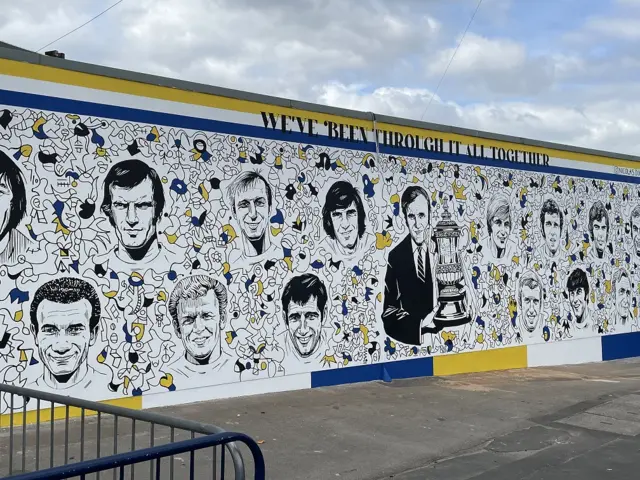 Leeds mural featuring Don Revie team