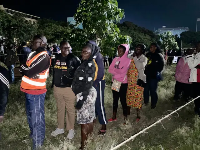 Kenyans line up to vote in Kisumu