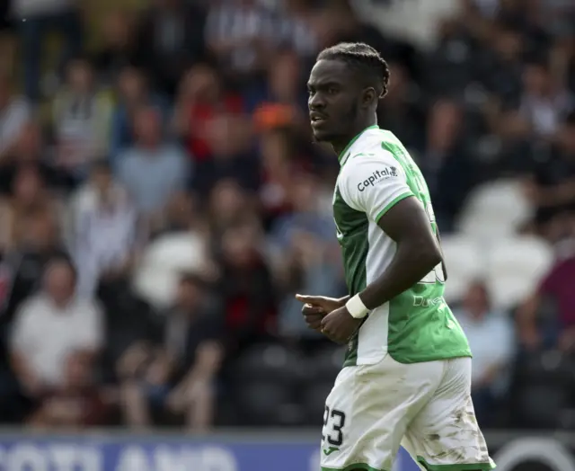 Elie Youan in action for Hibs during a cinch Premiership match between St Mirren and Hibernian at the SMiSA Stadium,