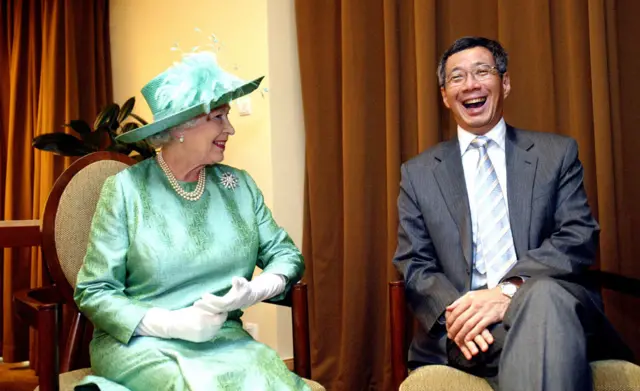 The Queen and Singapore's Prime Minister Lee Hsien Loong