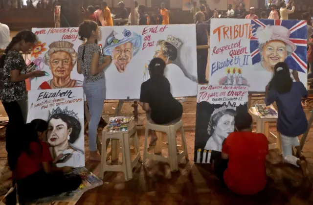 art students paint tributes outside their college in Mumbai