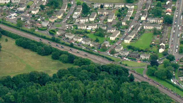 The cortege nears Dundee