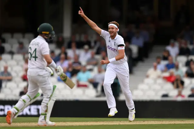 Dean Elgar and Stuart Broad