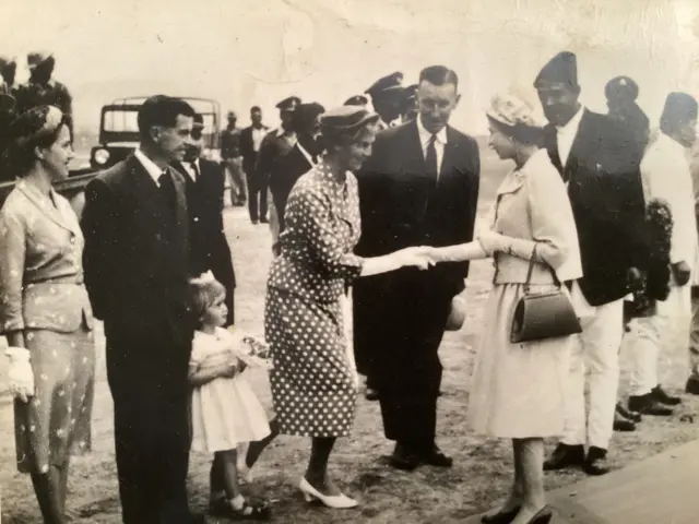 Queen, Nepal, Gurkas