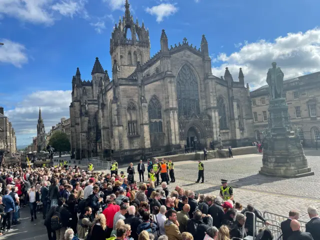 Crowds outside St Giles