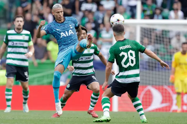 Richarlison battles away against Sporting Lisbon