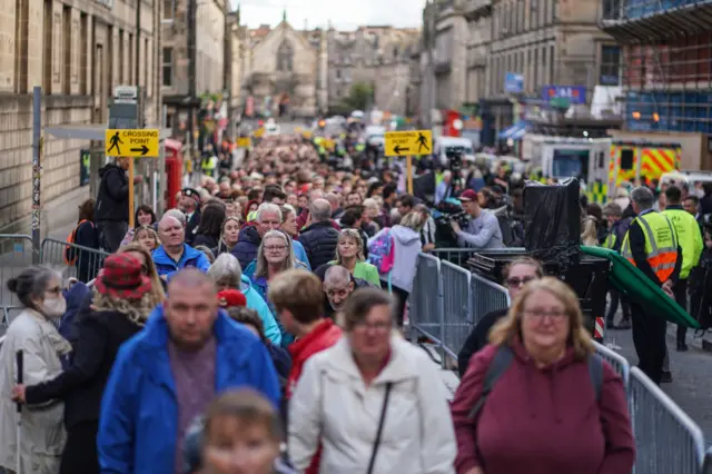 Queues of people waiting to get in to St Giles' Cathedral to see the Queen's coffin