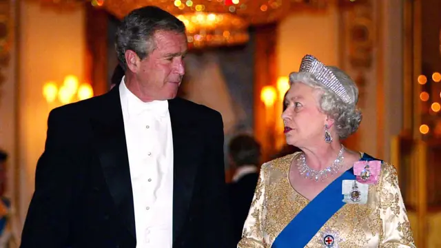 George Bush being hosted at Buckingham Palace in 2003