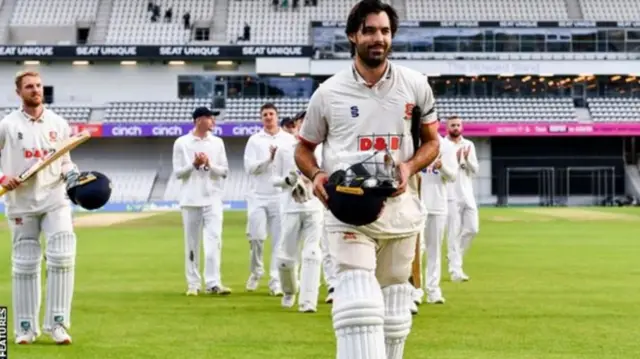 Shane Snater hit the winning runs for Essex against Yorkshire in Leeds