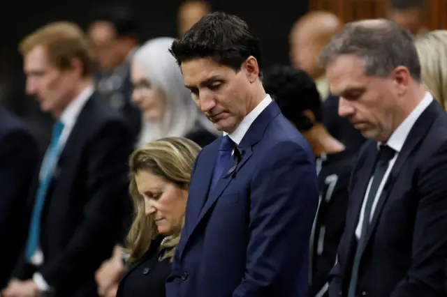 Canadian politicians hold a moment of silence for the Queen