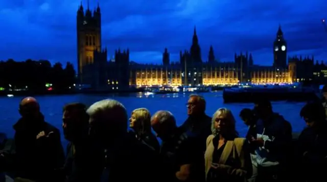 The queue to see the Queen's coffin