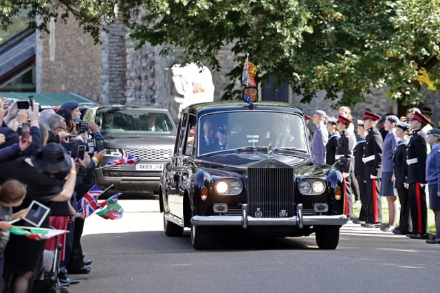 The King's car arrives at Cardiff Castle