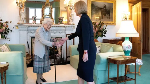 Liz Truss meets the Queen