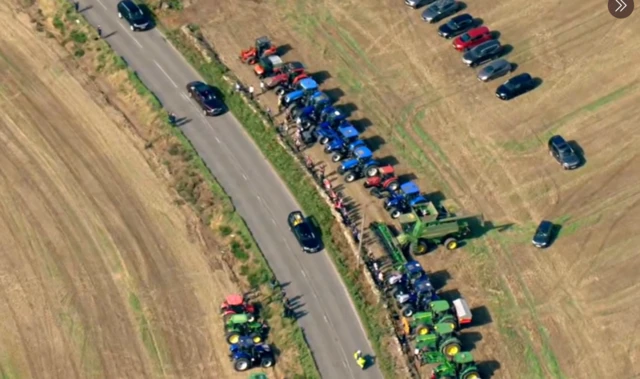 berdeenshire farmers form tractor guard of honour for Queen’s coffin cortege