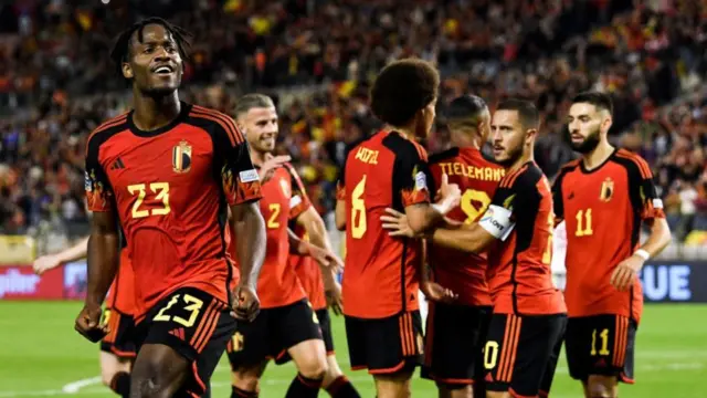 Belgium players celebrate Michy Batshuayi's goal