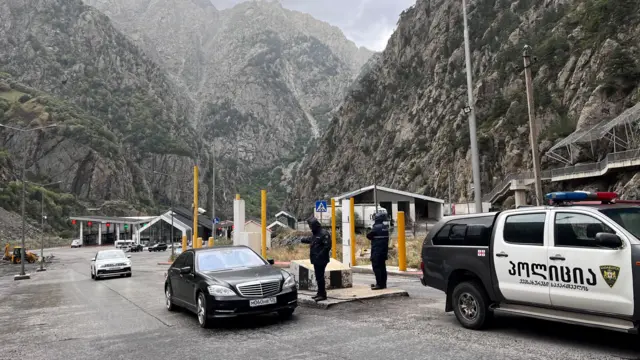 Queue building up at Russia-Georgia border