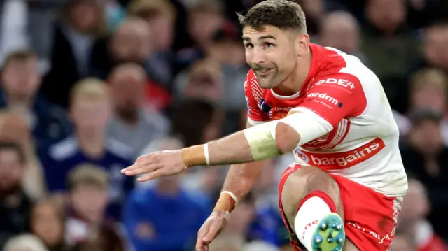 Tommy Makinson converts a goal for St Helens