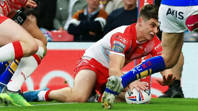 Jon Bennison scores St Helens' second try