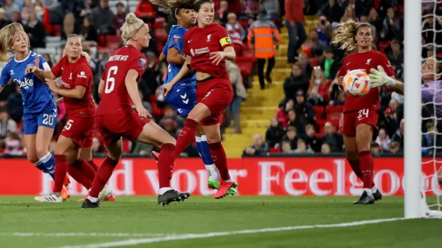 Meg Finnigan scores for Everton