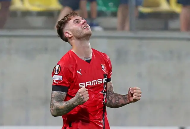 Joe Rodon in Rennes kit