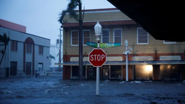 Flooded street in Fort Myers, 28 Sept