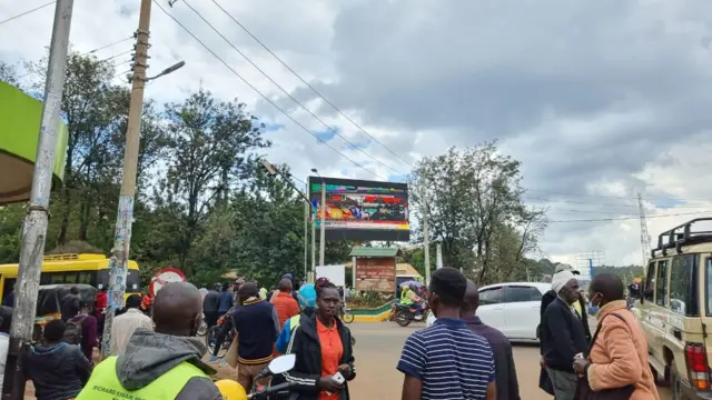 Crowds gather ahead to Kenya Supreme Court