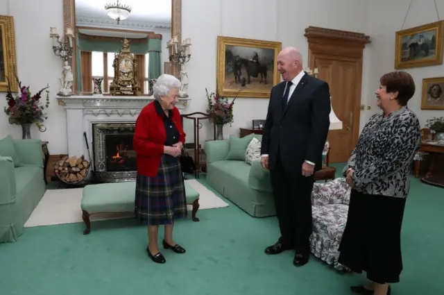 General Sir Peter Cosgrove, the Governor-General of Australia, and Lady Cosgrove, were pictured meeting the Queen in the drawing room of Balmoral Castle in 2017